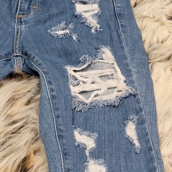 Fashion Nova distressed jeans size 3 - Picture 7 of 10